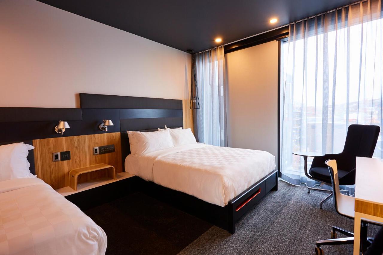 Alt Hotel Calgary University District Экстерьер фото