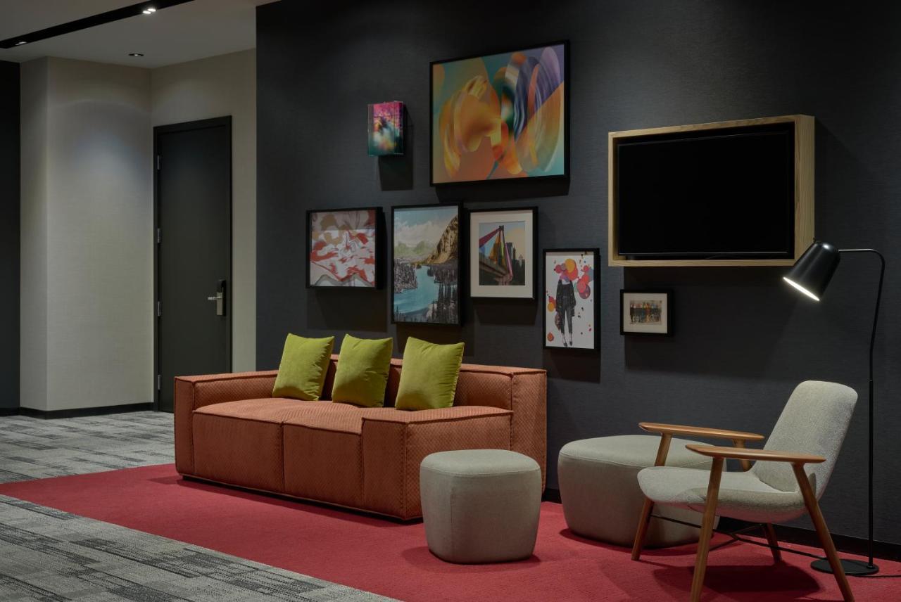 Alt Hotel Calgary University District Экстерьер фото