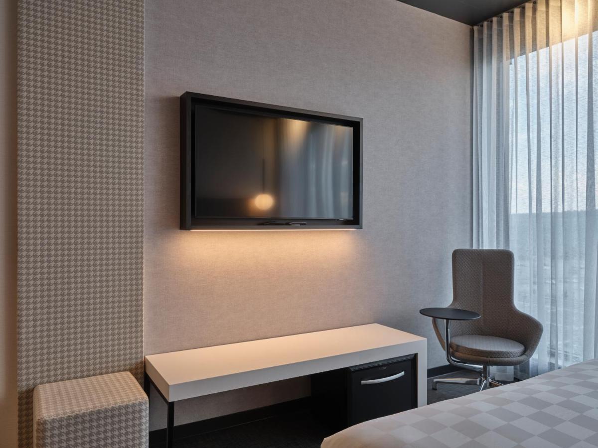 Alt Hotel Calgary University District Экстерьер фото